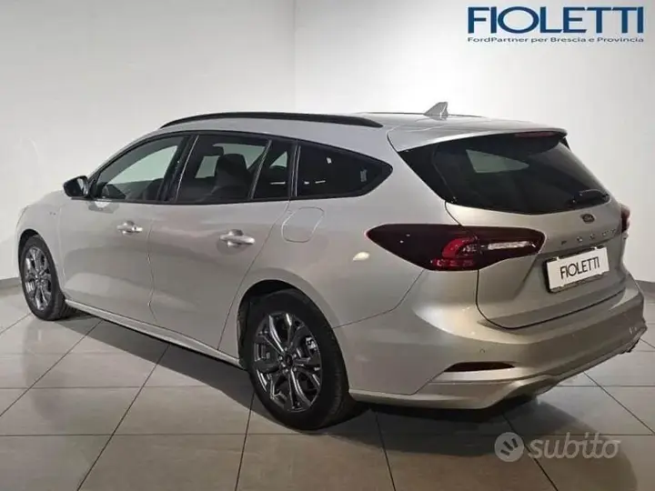 Ford Focus 2023 photo 2