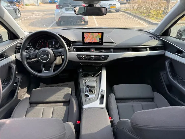 Audi A4 2019 photo 2