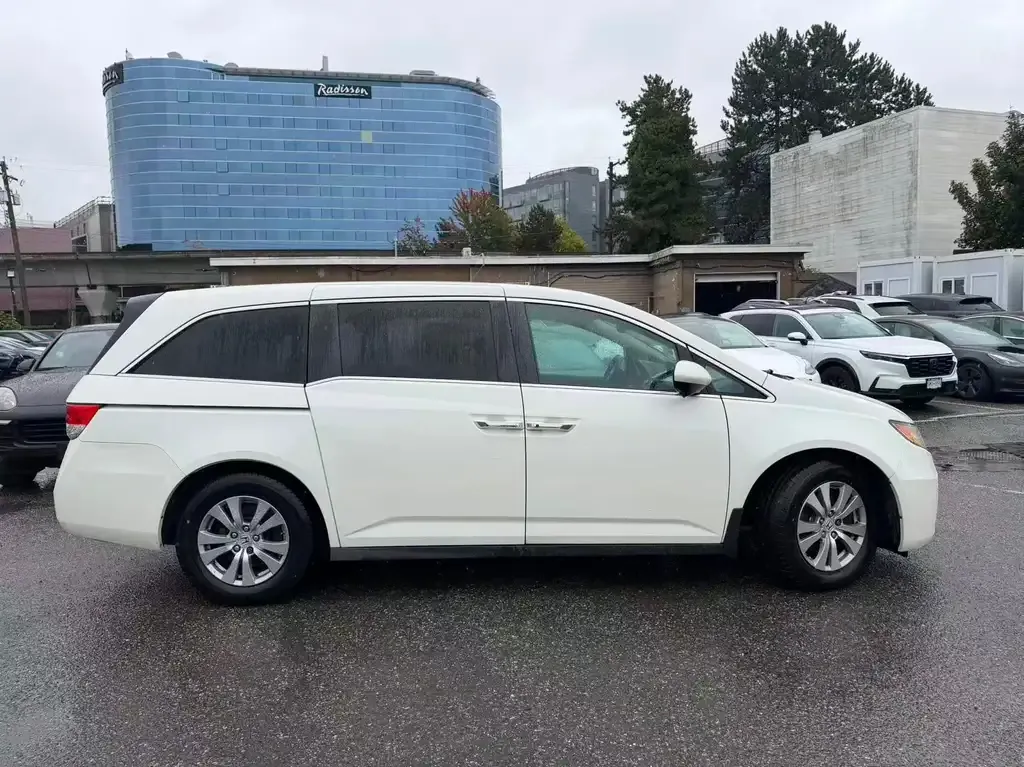 Honda Odyssey 2017 photo 4