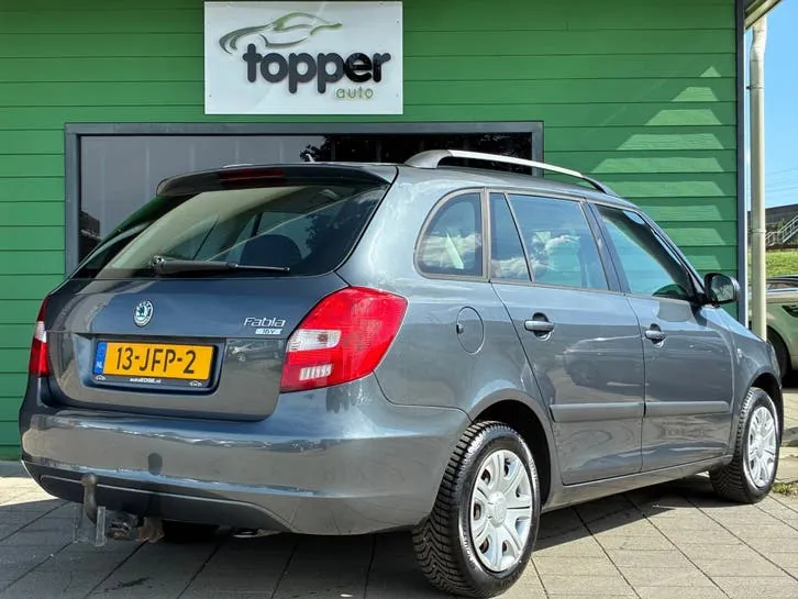Skoda Fabia 2009 photo 3