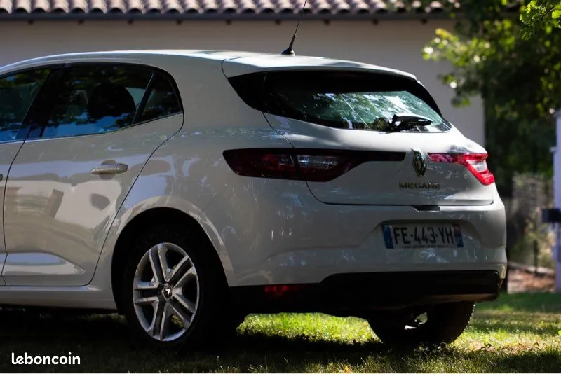 Renault Megane 2019 photo 2