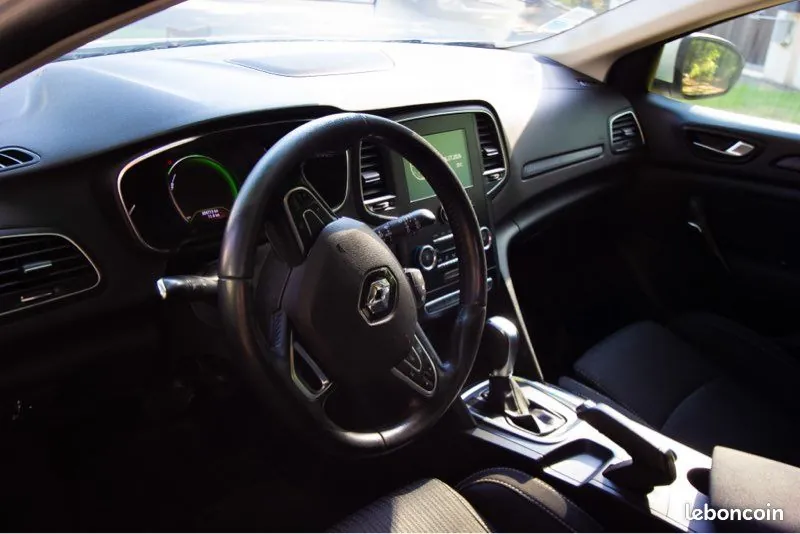 Renault Megane 2019 photo 3