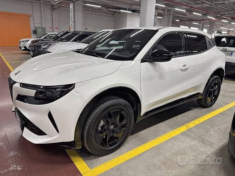 Alfa Romeo Junior 2025 photo 2