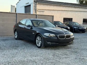 BMW 523I