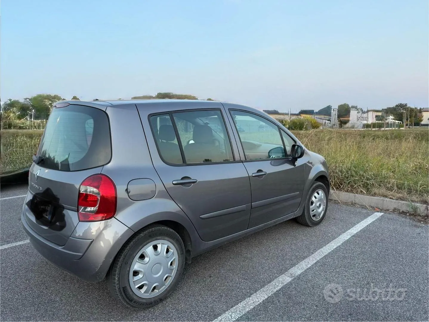 Renault Modus 2010 photo 2