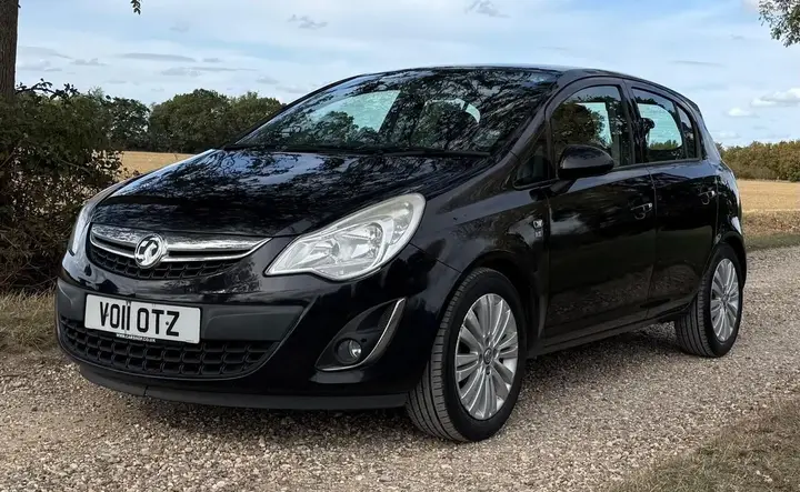 Vauxhall Corsa 2011 photo 2