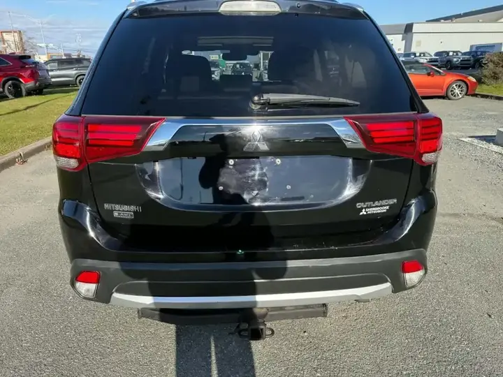 Mitsubishi Outlander 2017 photo 4