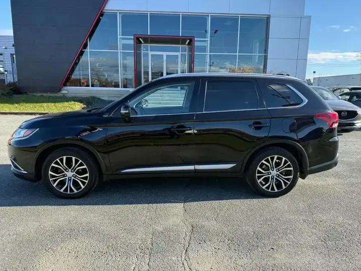 Mitsubishi Outlander 2017 photo 2