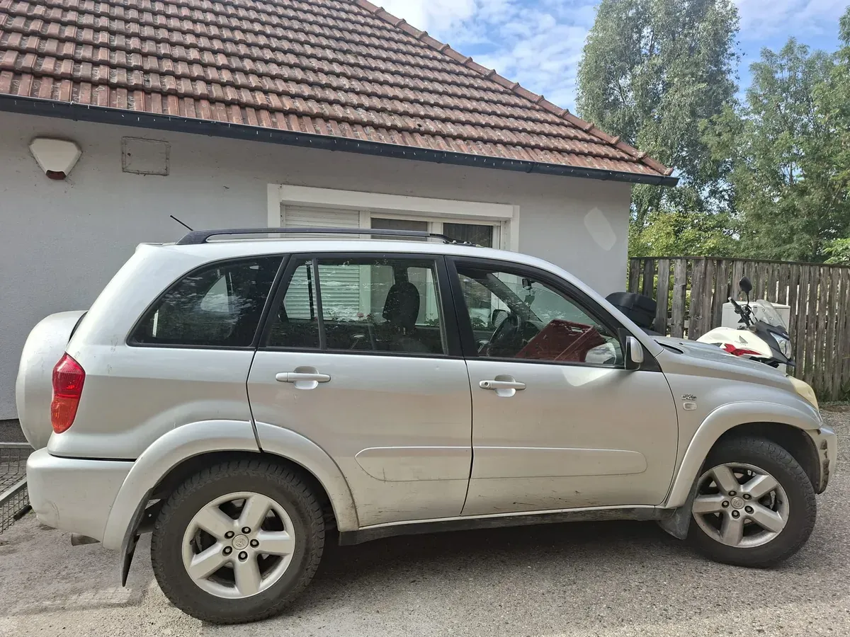 Toyota Rav4 2006 photo 2