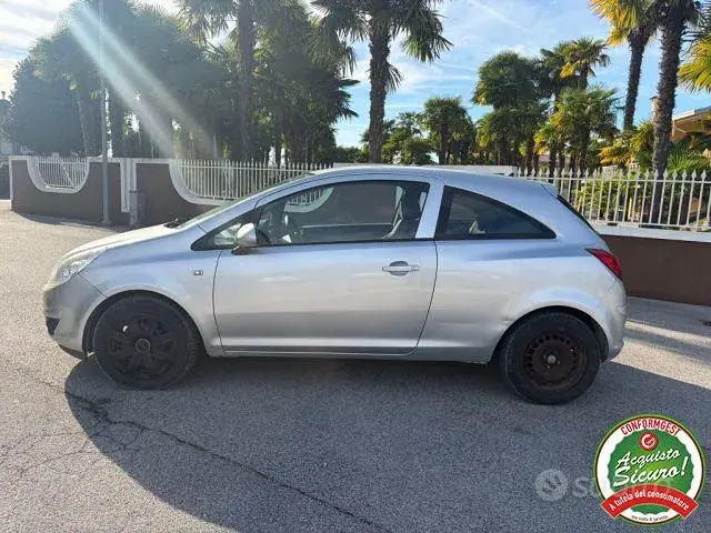 Opel Corsa 2009 photo 2