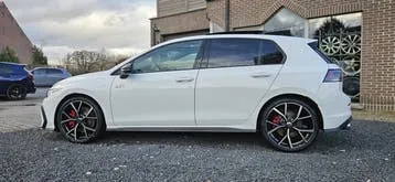 Volkswagen Golf 2025 photo 2