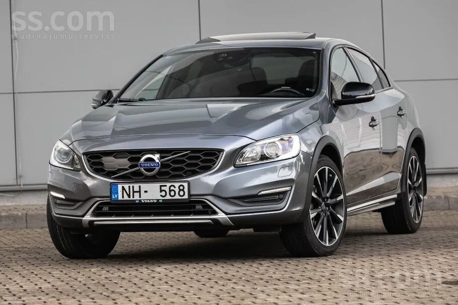 Volvo S60 2015 photo 2