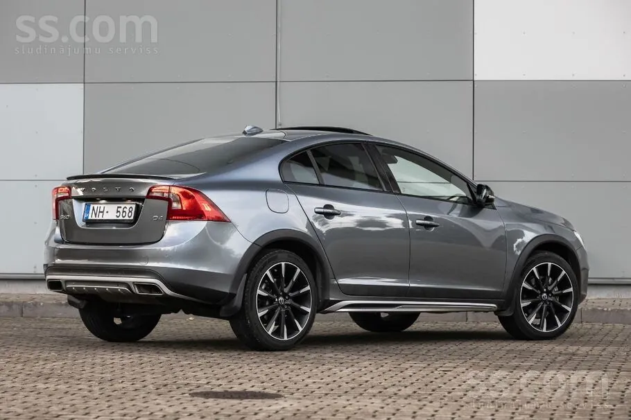 Volvo S60 2015 photo 4