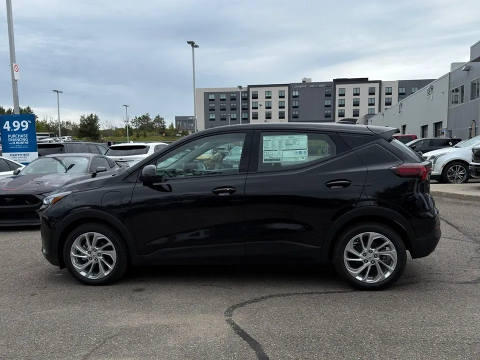 Chevrolet Bolt 2027 photo 2