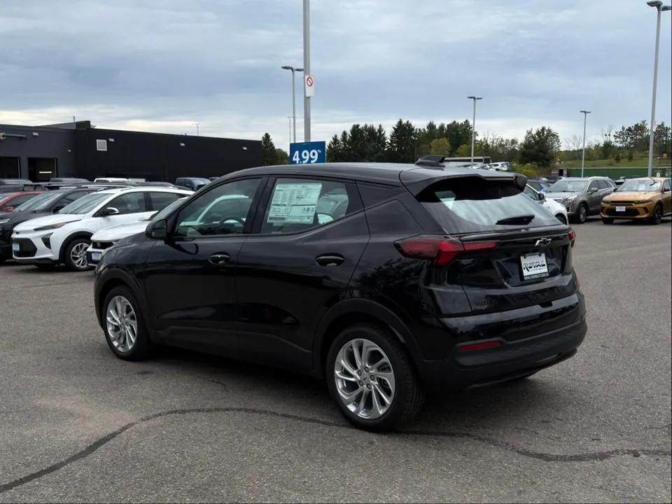 Chevrolet Bolt 2027 photo 3
