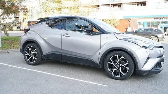 Toyota C-Hr 2019 photo 2