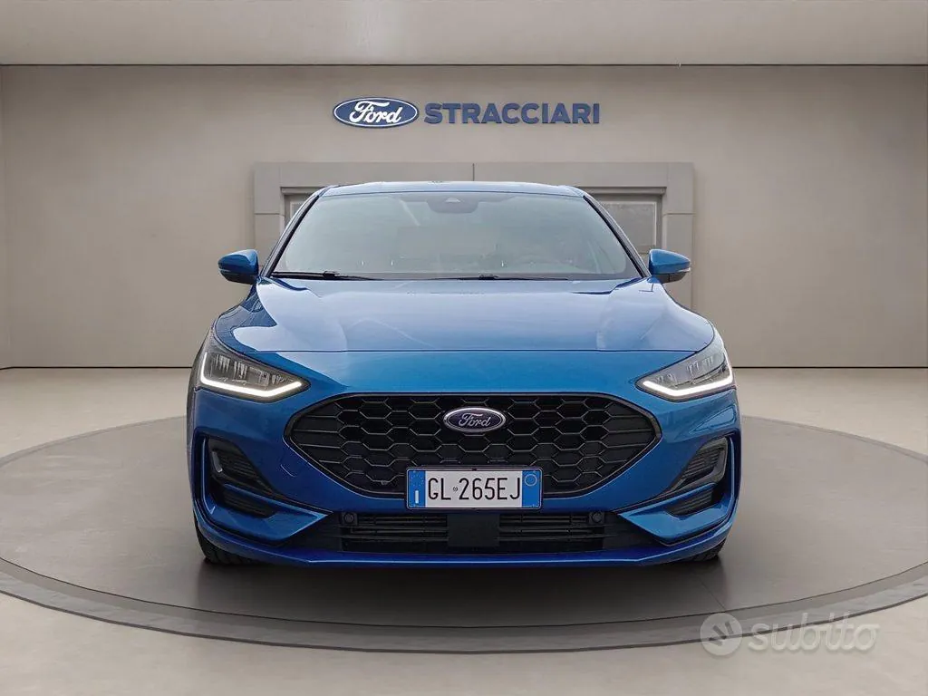 Ford Focus 2022 photo 2
