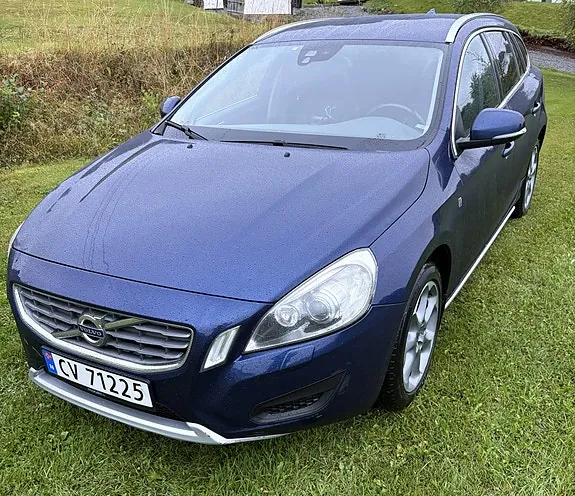 Volvo V60 2012 photo 2