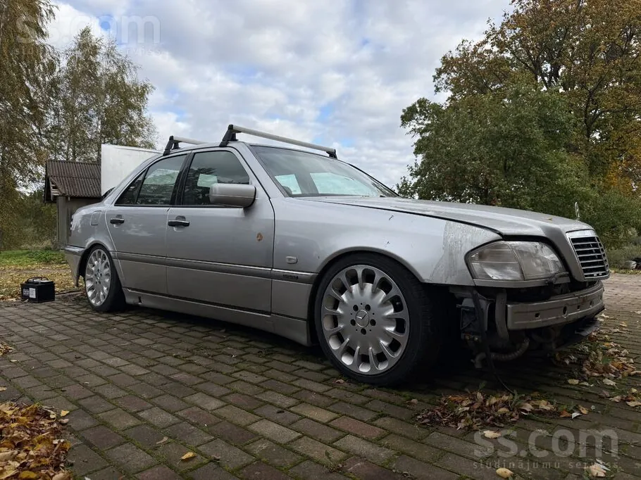 Mercedes-Benz C220