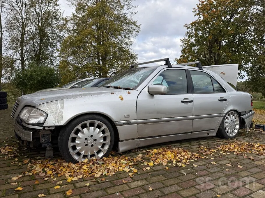 Mercedes-Benz C220 1998 photo 2