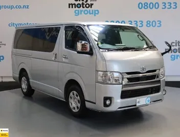 Toyota Hiace 2022 photo 2