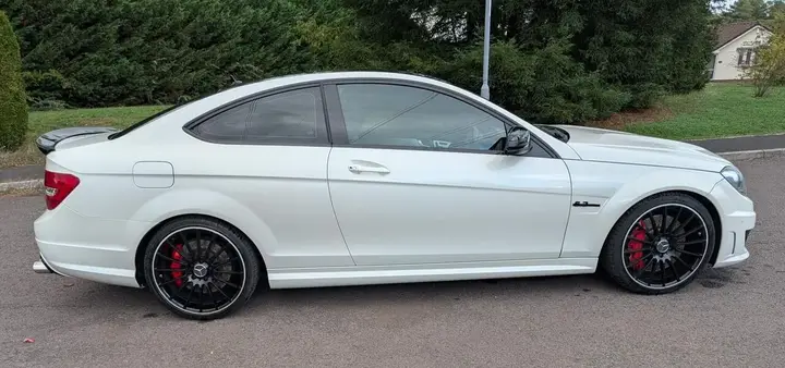 Mercedes-Benz C63 Amg 2013 photo 3