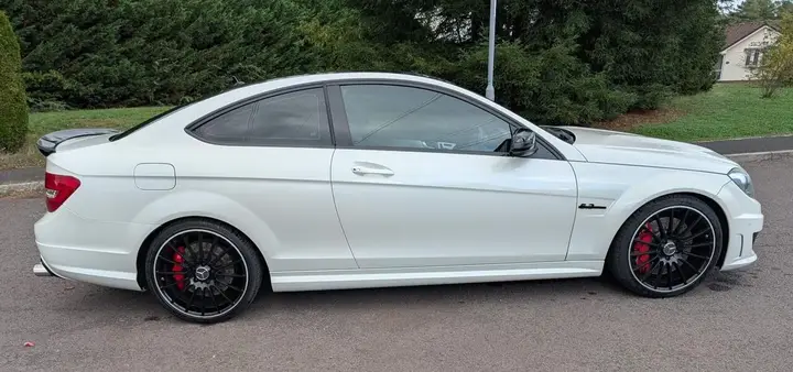 Mercedes-Benz C63 Amg 2013 photo 4