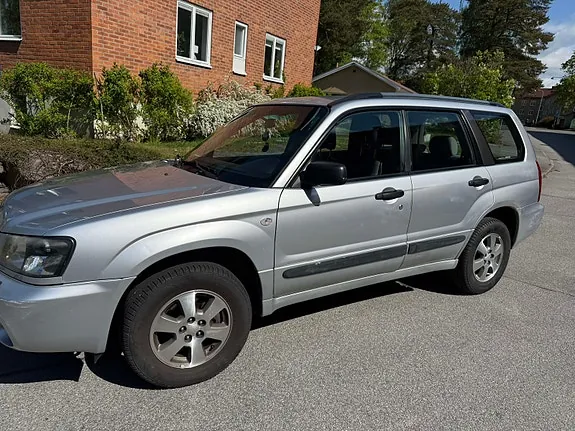 Subaru Forester 2005 photo 2