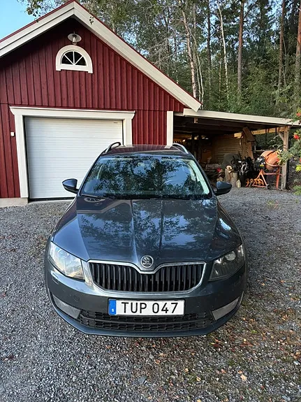 Skoda Octavia 2015 photo 2