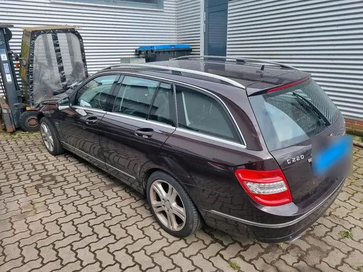Mercedes-Benz C220