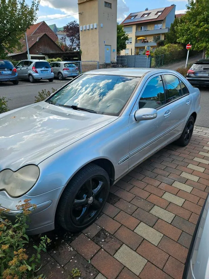 Mercedes-Benz C220