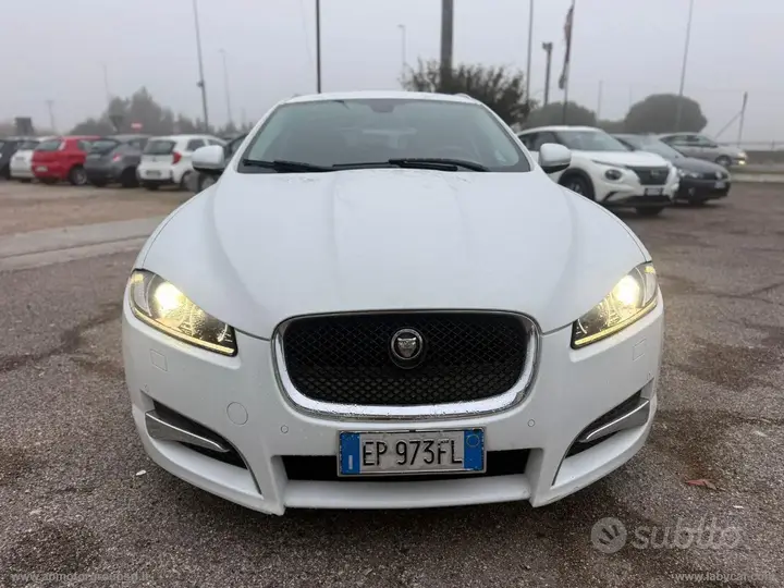Jaguar Xf 2012 photo 4