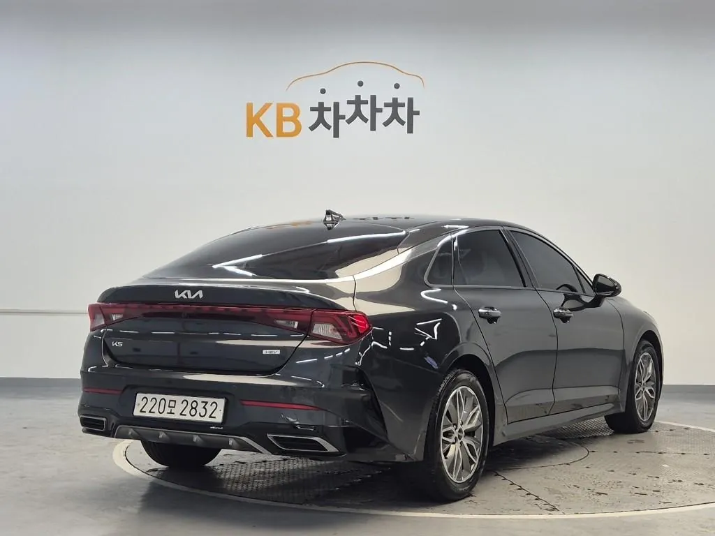 Kia K5 2023 photo 3