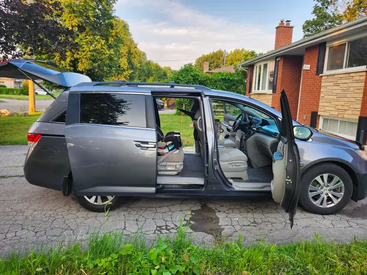 Honda Odyssey 2014 photo 3