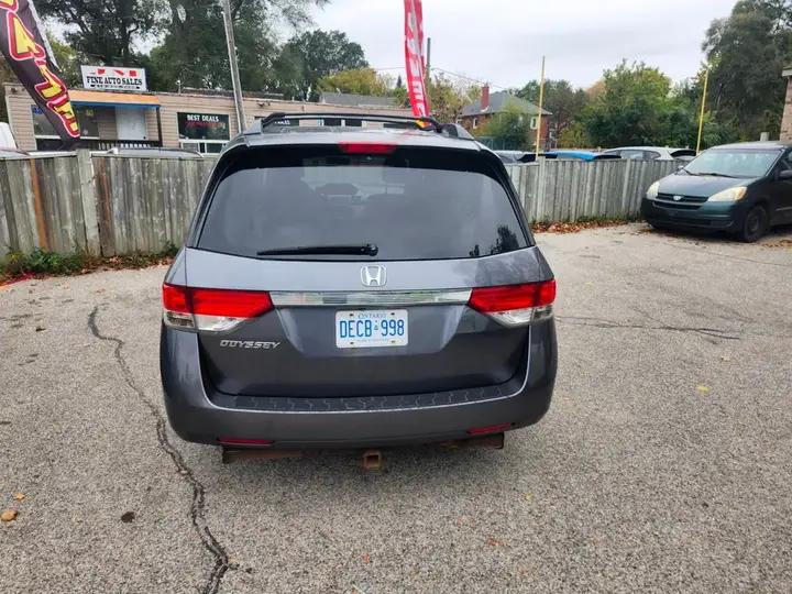 Honda Odyssey 2014 photo 2