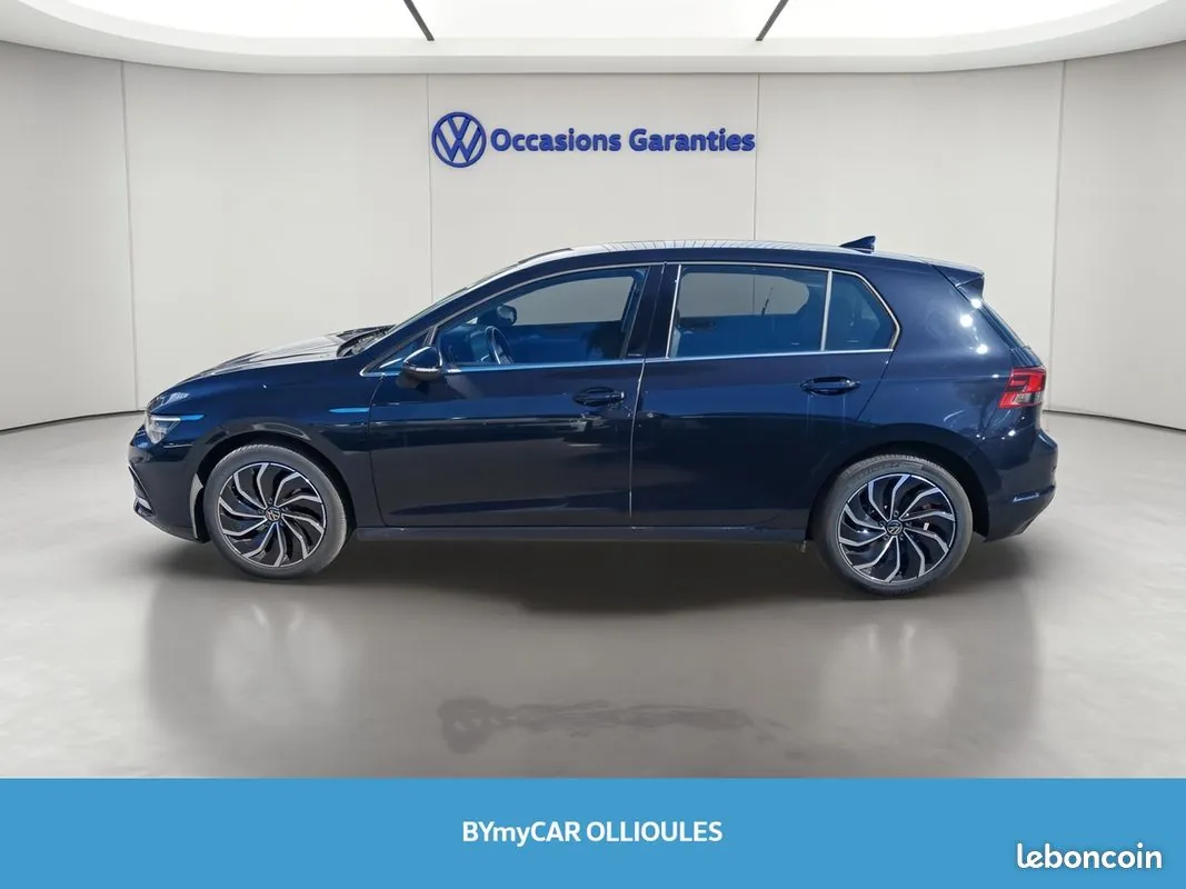 Volkswagen Golf 2023 photo 2