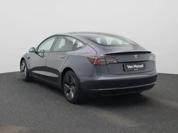 Tesla Model 3 2022 photo 2