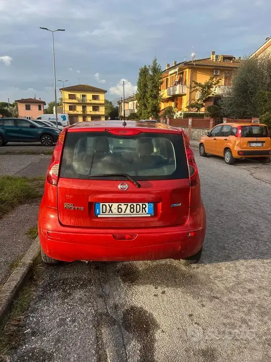Nissan Note 2009 photo 4