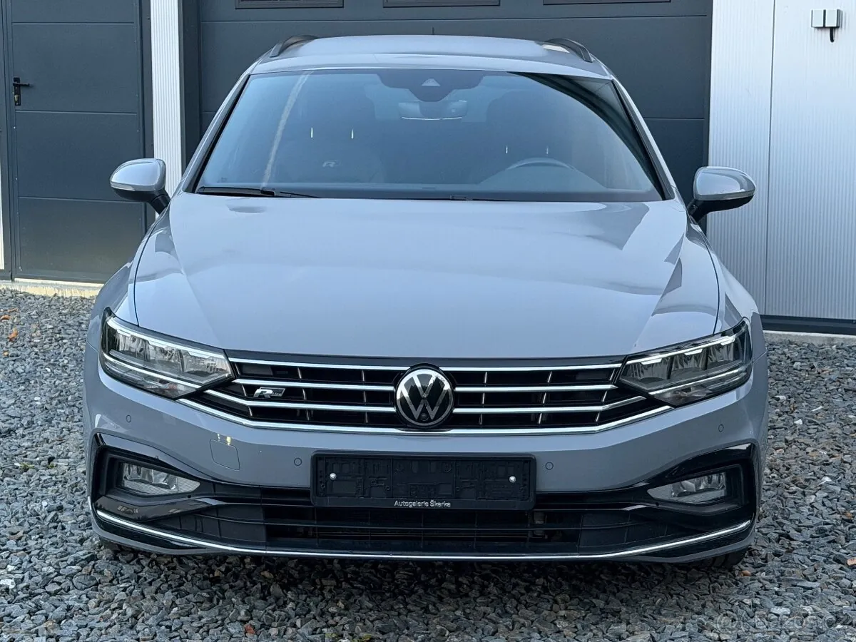 Volkswagen Passat 2023 photo 2