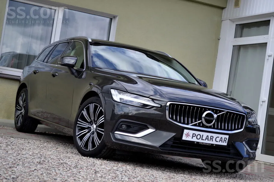 Volvo V60 2022 photo 2