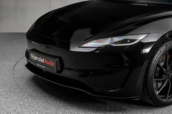 Tesla Model 3 2026 photo 3