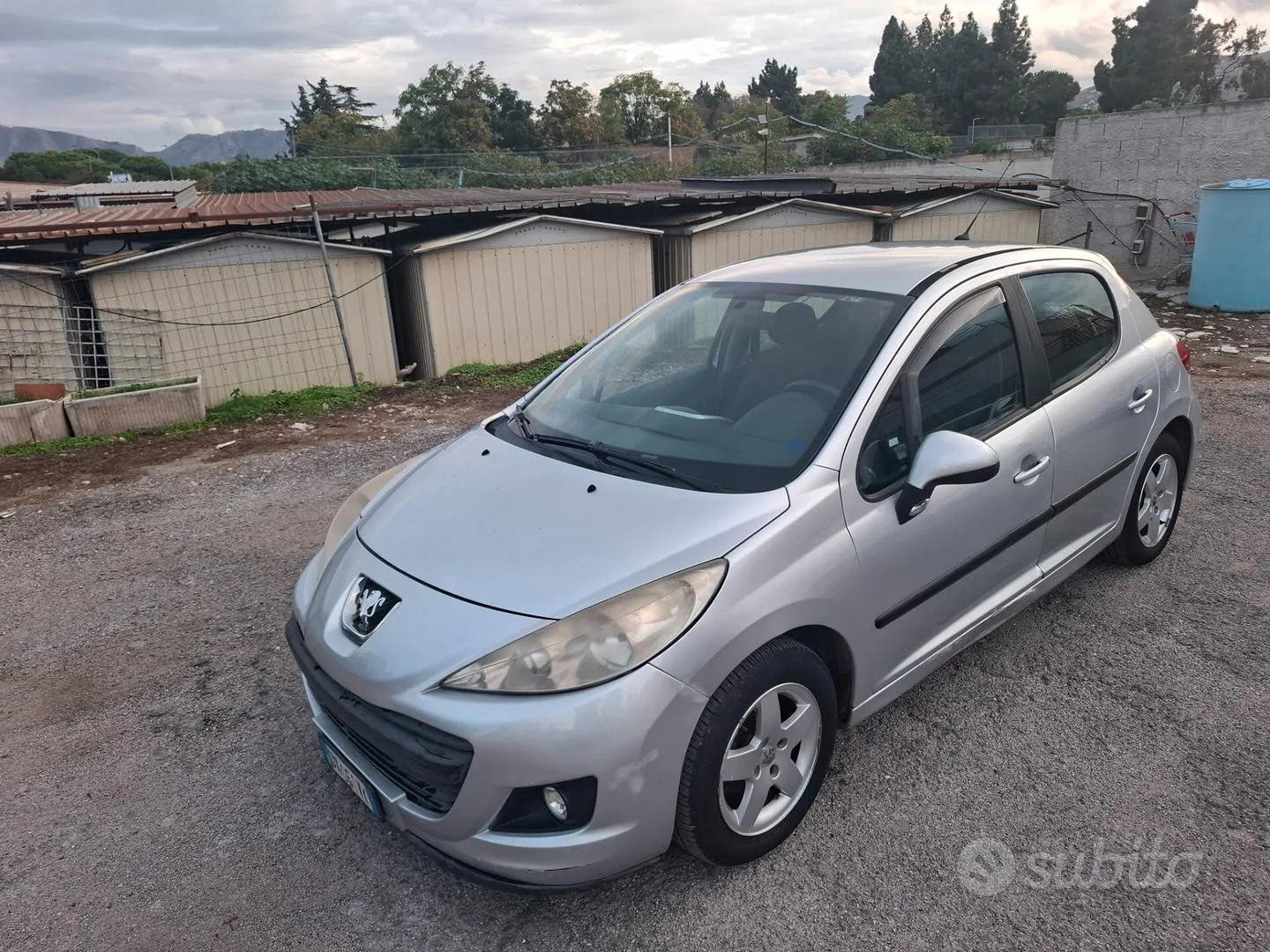 Peugeot 207 2011 photo 2