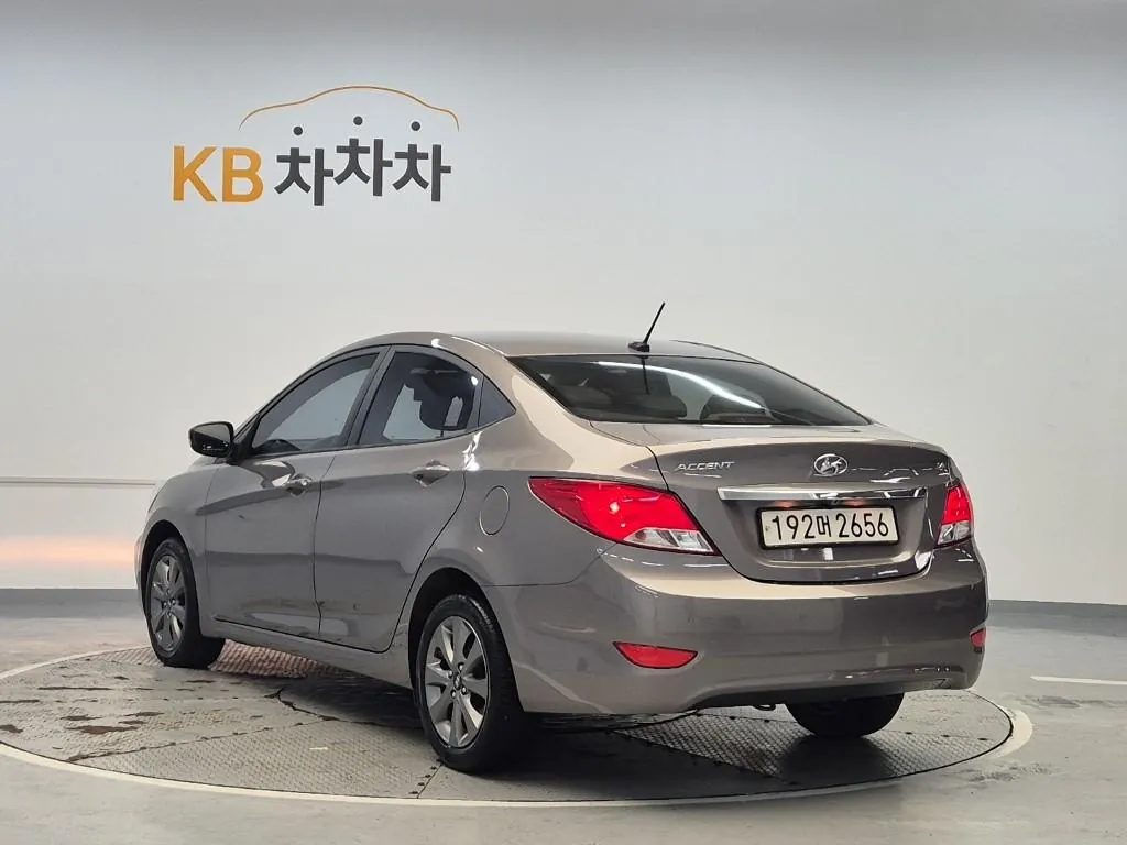 Hyundai Accent 2018 photo 2