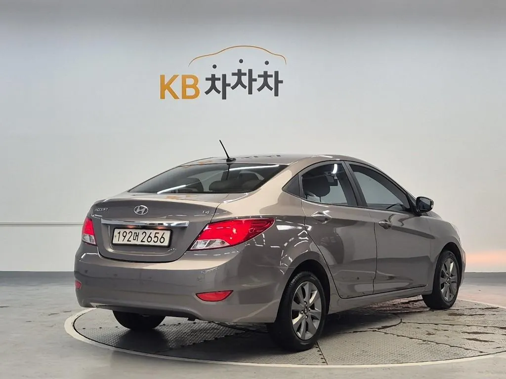 Hyundai Accent 2018 photo 3