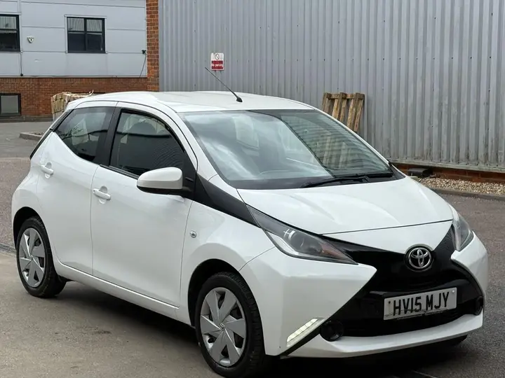 Toyota Aygo 2015 photo 2