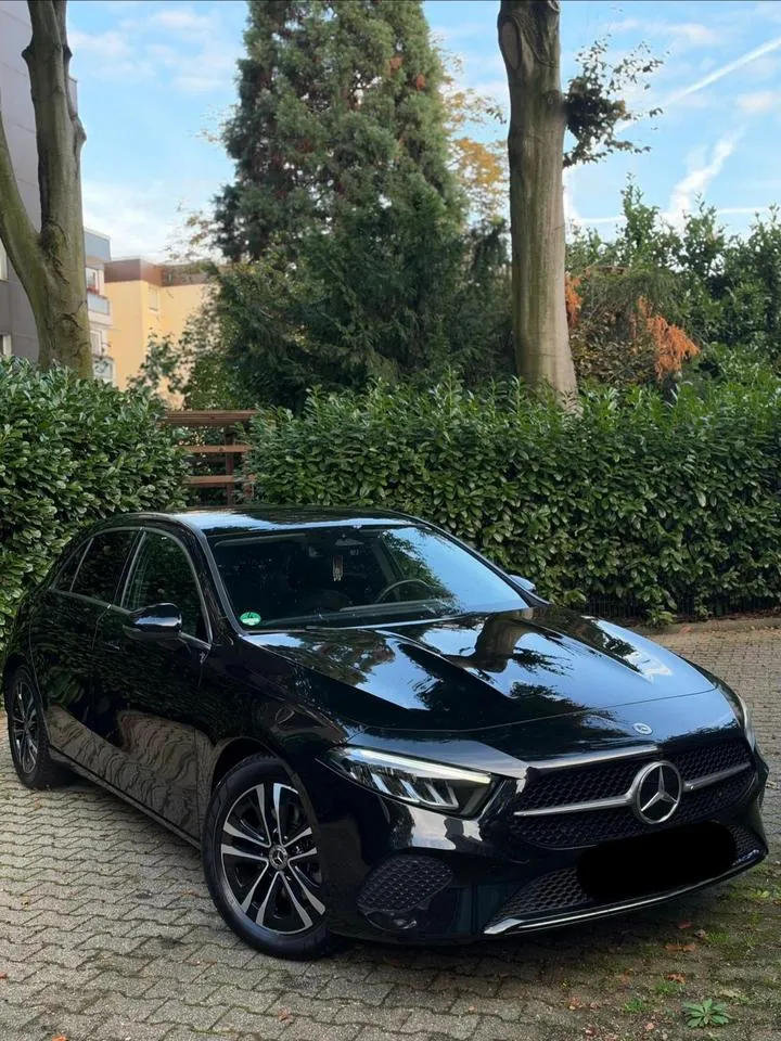 Mercedes-Benz A180