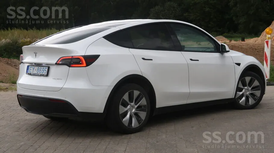 Tesla Model Y 2022 photo 3