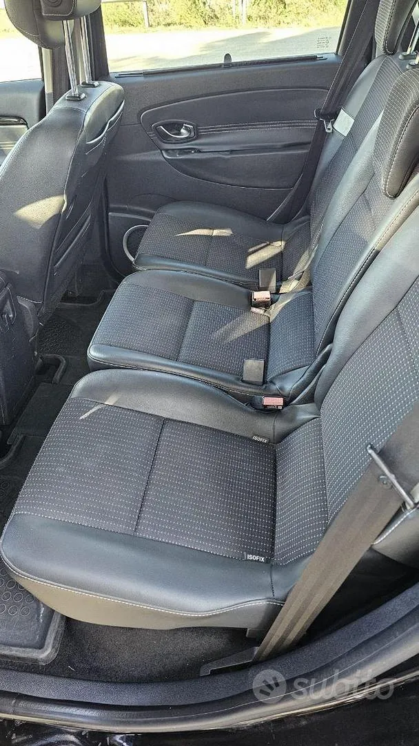Renault Scenic 2012 photo 5