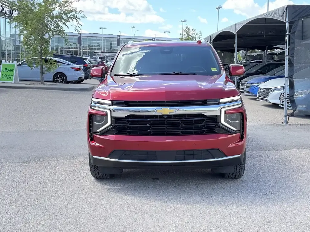 Chevrolet Tahoe 2025 photo 2