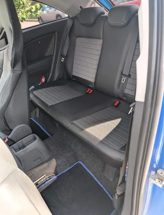 Vauxhall Corsa 2011 photo 4